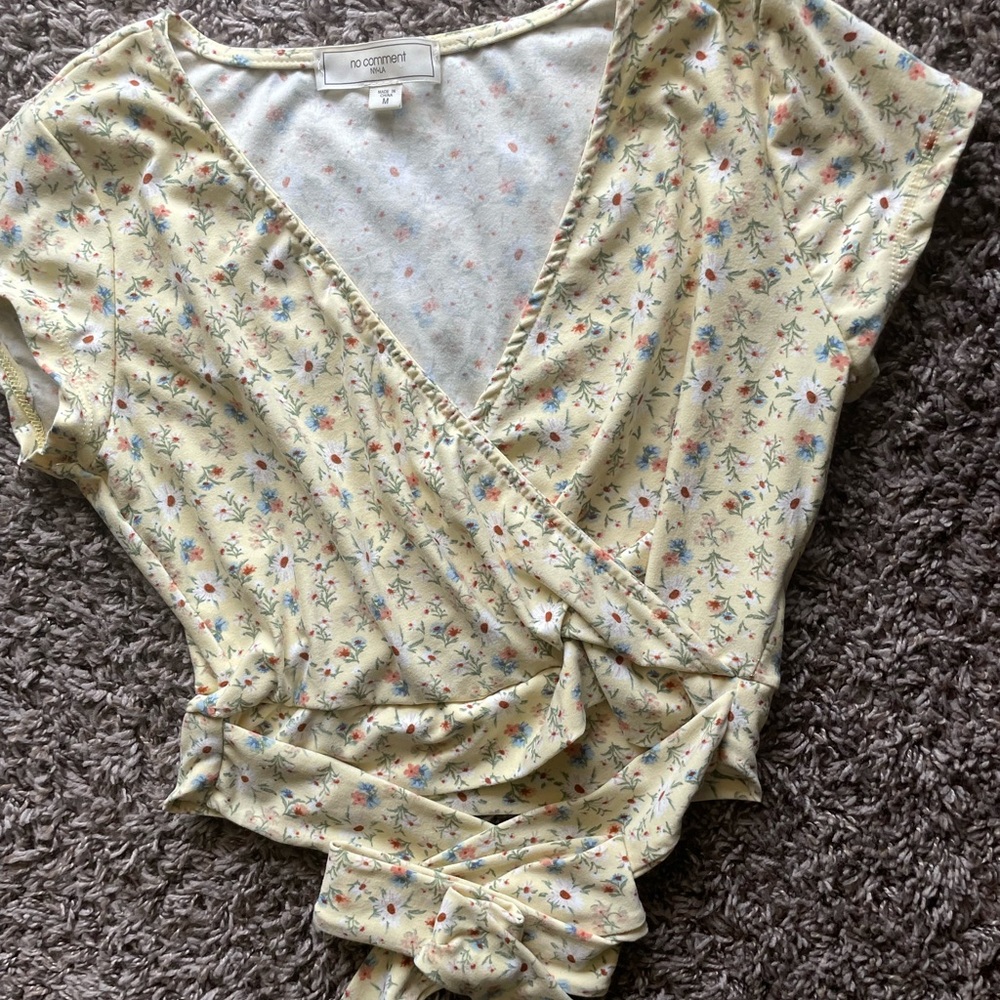 Yellow floral cropped shirt